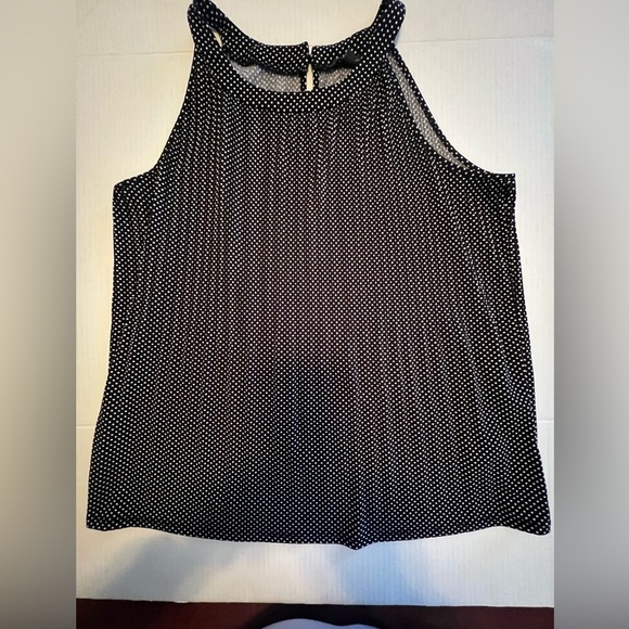 Adrianna Papell Tops - ADRIANNA PAPELL Black and White Polka Dot Sleeveless Top. Size Large. Polyester